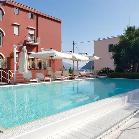 Palatium Mari Hotel 3*
