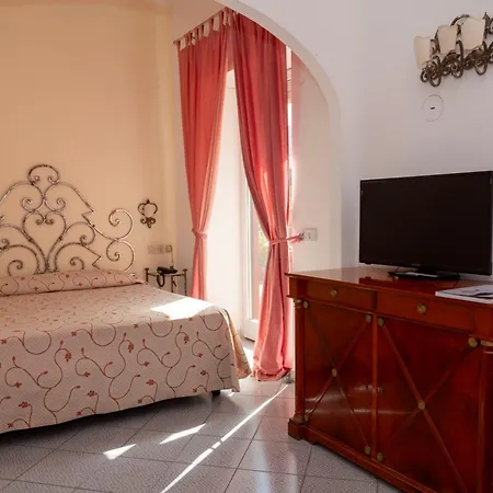 מלון Palatium Mari