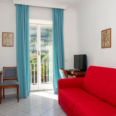 Palatium Mari מלון 3*