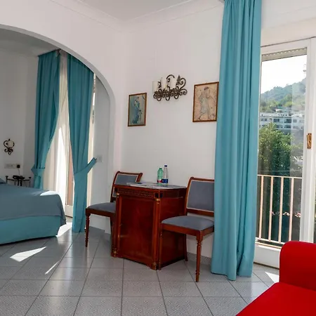 מלון Palatium Mari קאפרי