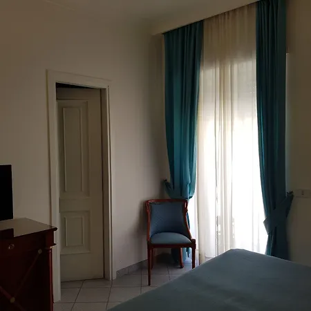 Palatium Mari 3* קאפרי