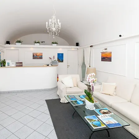 Palatium Mari Hotell 3*