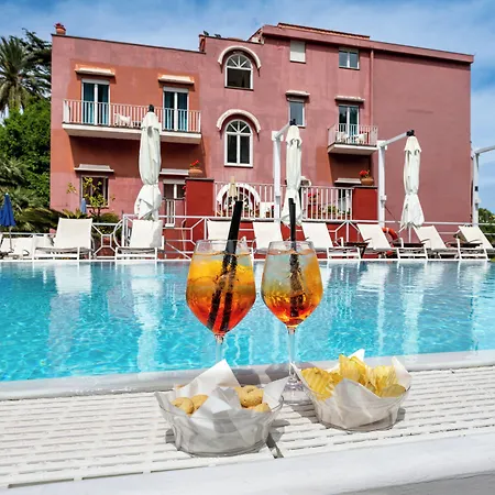 Palatium Mari Hotell 3*