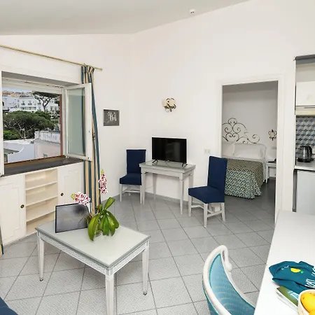 Hotell Palatium Mari 3*