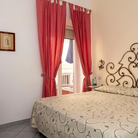 Palatium Mari Капри