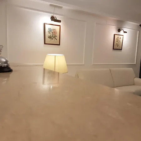 Palatium Mari Szálloda 3*